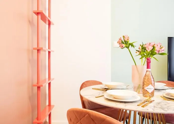 Elegant Old Town Parking By #hoomvi شقة فروتسواف